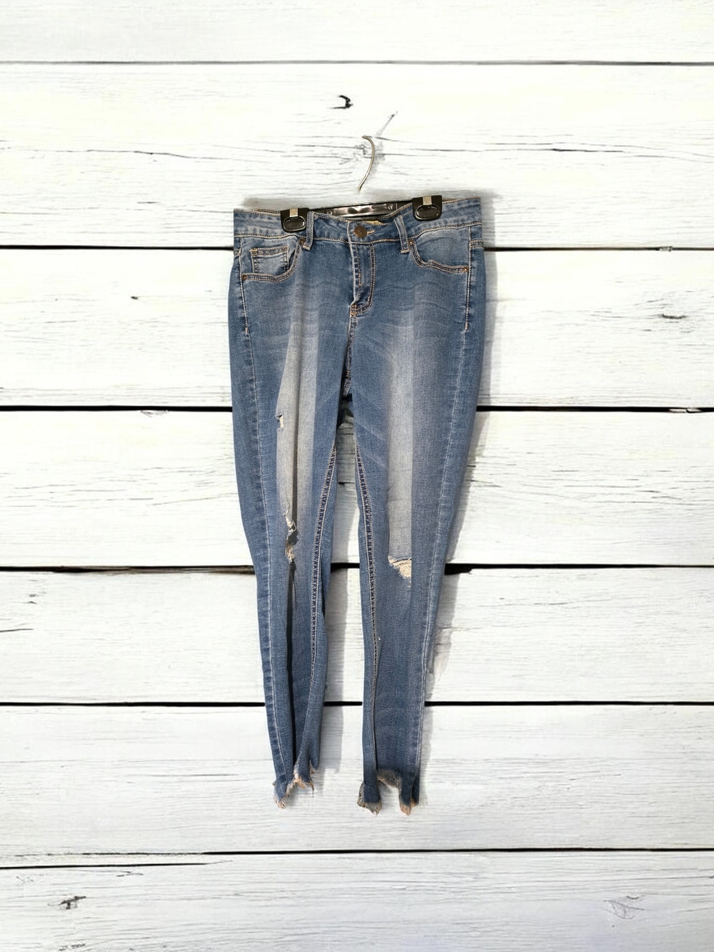 Suzanne Betro Distressed Skinny Jeans Light Wash Ripped Knee Raw Hem Size 10